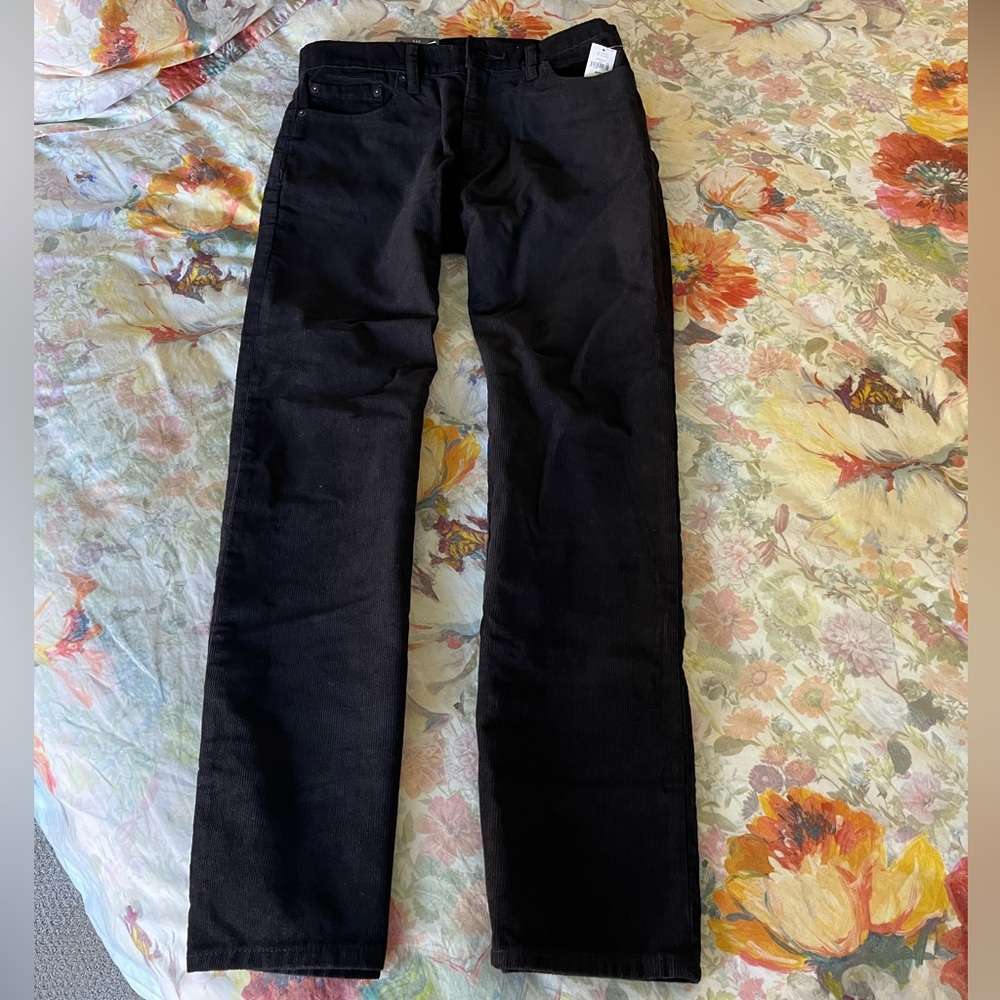 Brand new Gap corduroy straight leg jeans size 28